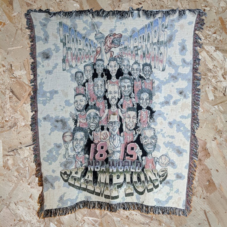 Image of Club Chismis x Leeloodles: The Raps Championship Retro Bigheads [Woven Blanket]
